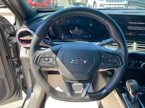 Used 2024 Chevrolet Trax RS w/ Driver Confidence Package FWD image 13