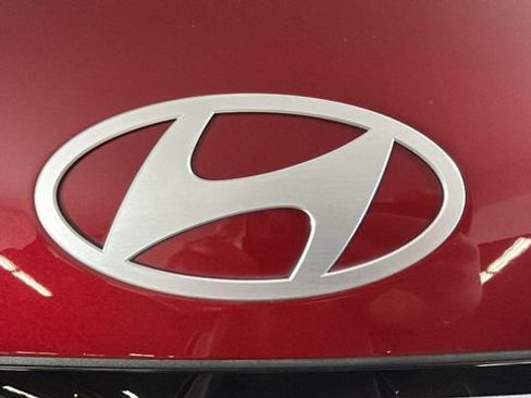 Certified 2025 Hyundai Kona SEL AWD/4WD image 8