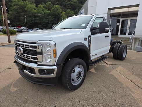 New 2026 Ford F550 4x4 Regular Cab Super Duty w/ XL Chrome Package image 3