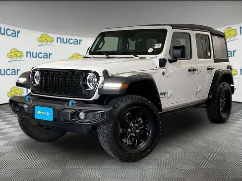 Used 2024 Jeep Wrangler Unlimited AWD/4WD image 3