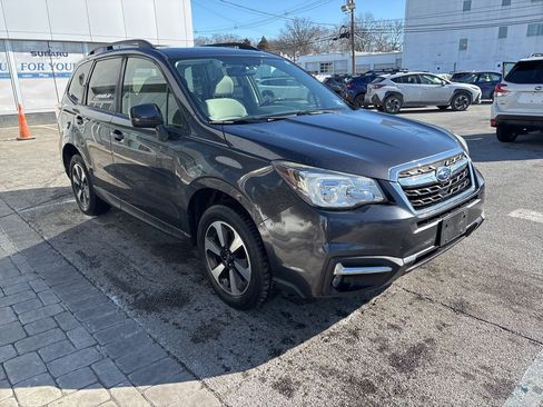 Used 2017 Subaru Forester 2.5i Premium image 1