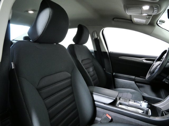 Certified 2017 Ford Fusion SE FWD image 12