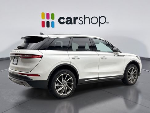 Used 2024 Lincoln Corsair AWD w/ Equipment Group 101A image 5