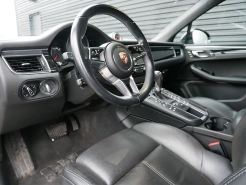 Used 2016 Porsche Macan S image 4