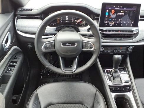 Used 2024 Jeep Compass Latitude AWD/4WD image 19