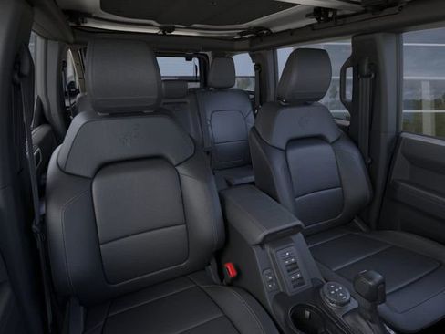 New 2025 Ford Bronco Badlands image 11