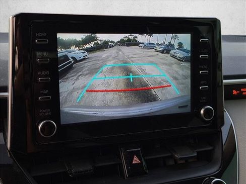Used 2020 Toyota Corolla LE FWD image 16
