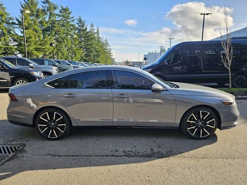 Used 2025 Honda Accord Touring image 40