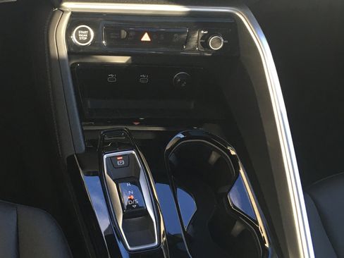 Certified 2025 Audi Q5 Premium w/ Convenience Package image 12