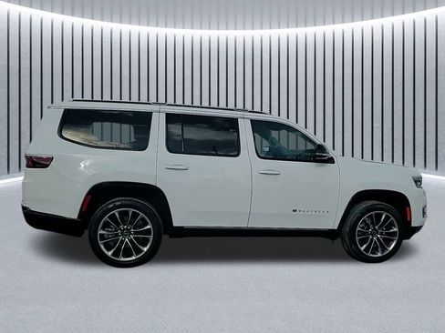 Certified 2024 Jeep Wagoneer Series III w/ Premium Group I AWD/4WD image 6