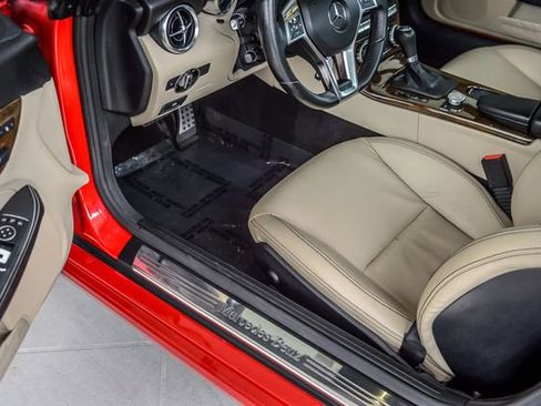 Used 2015 Mercedes-Benz SLK 250 image 42