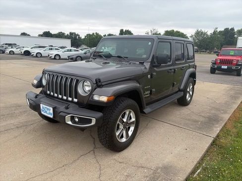 Used 2020 Jeep Wrangler Unlimited Sahara AWD/4WD image 2