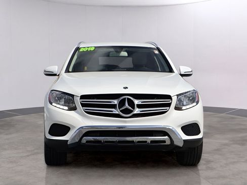 Used 2019 Mercedes-Benz GLC 300 4MATIC image 2
