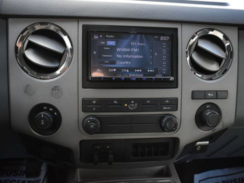 Used 2013 Ford F250 XLT w/ XLT Premium Pkg image 27