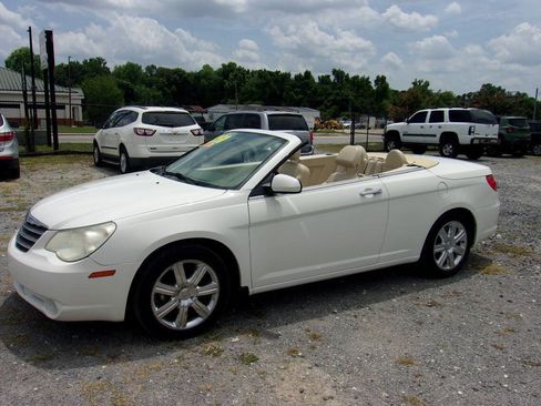 Used 2010 Chrysler Sebring Limited FWD image 14