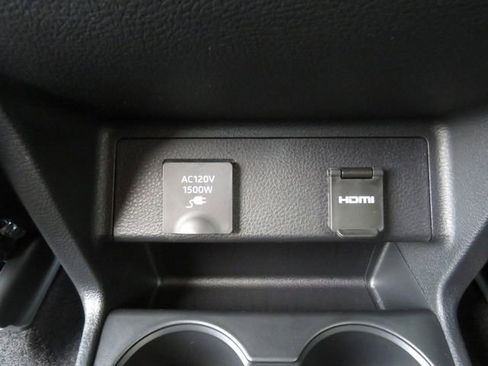 Certified 2026 Toyota Sienna XLE image 24