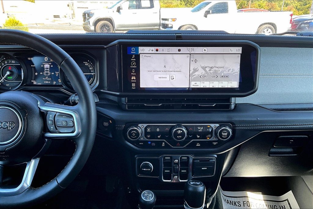 Used 2024 Jeep Wrangler Unlimited Sahara AWD/4WD image 11