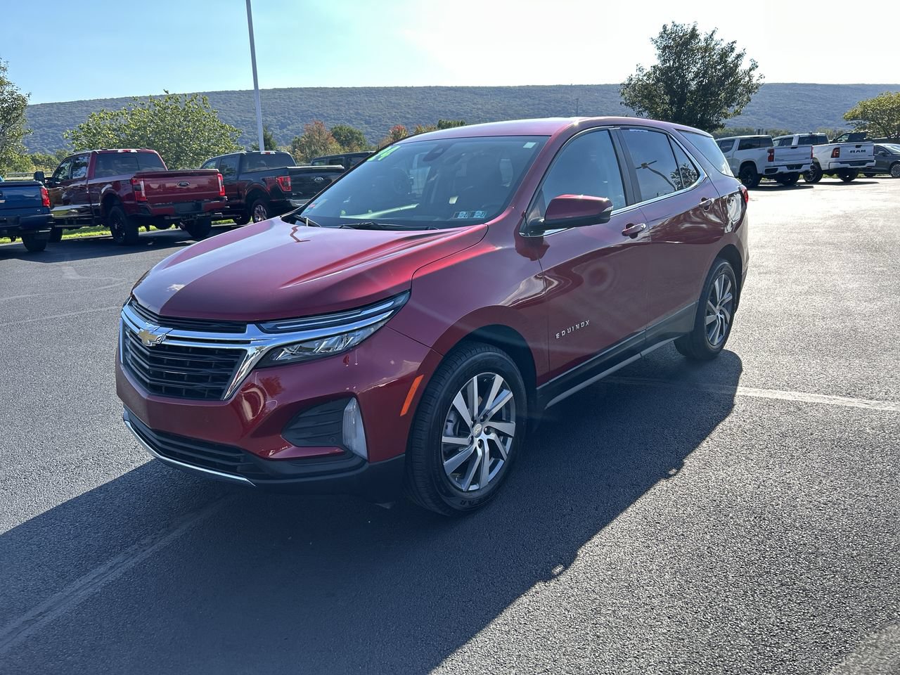 Used 2024 Chevrolet Equinox LT AWD/4WD image 3