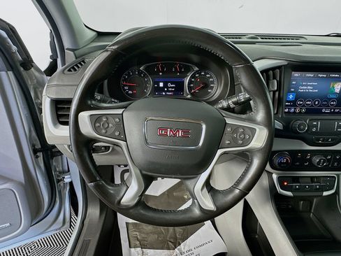 Used 2022 GMC Terrain SLT w/ Infotainment Package II FWD image 11