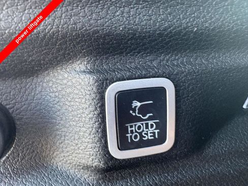 Used 2024 Jeep Grand Cherokee L Limited w/ Luxury Tech Group II image 8