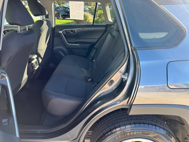 Used 2022 Toyota RAV4 LE AWD/4WD image 30