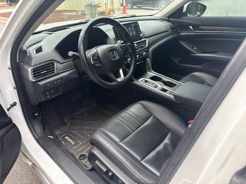 Used 2022 Honda Accord Touring image 8
