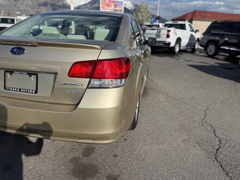 Used 2010 Subaru Legacy 2.5i Premium image 59