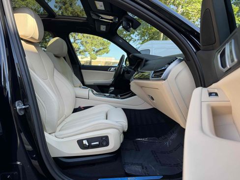 Used 2019 BMW X5 xDrive40i w/ Convenience Package AWD/4WD image 4