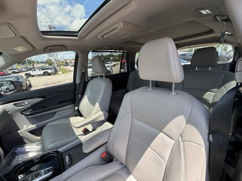 Used 2018 Honda Pilot Elite image 13