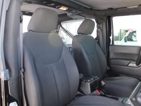 Used 2018 Jeep Wrangler Sport image 25