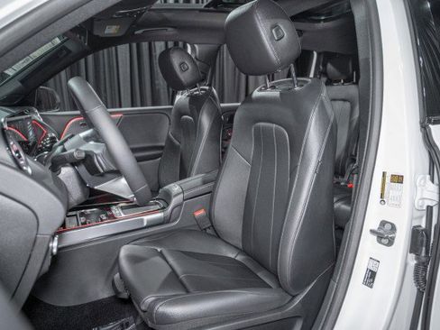 New 2026 Mercedes-Benz GLB 250 image 11