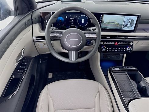 New 2025 Hyundai Tucson Limited image 43