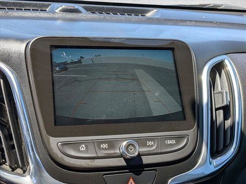 Used 2018 Chevrolet Equinox LT FWD image 12
