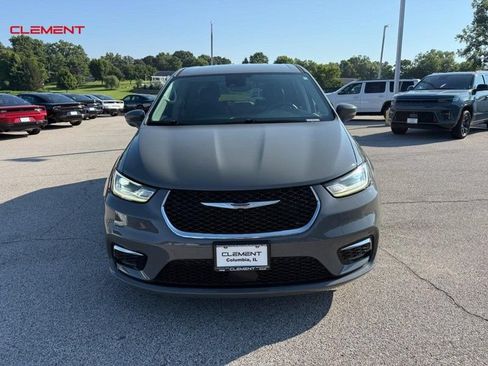 Used 2022 Chrysler Pacifica Touring-L FWD image 11