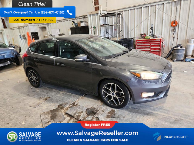Used 2016 Ford Focus Titanium w/ Titanium Technology Package FWD image 5