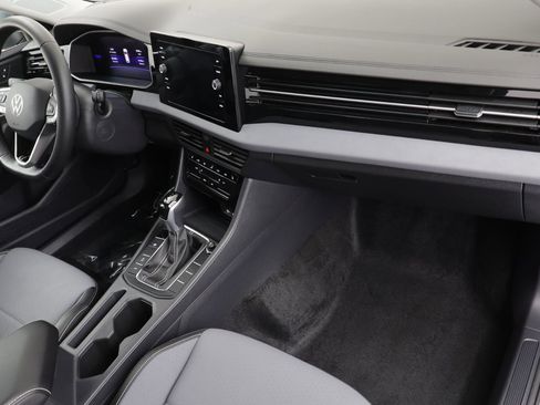 Used 2025 Volkswagen Jetta SE image 20