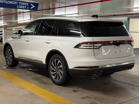 New 2026 Lincoln Aviator AWD image 3