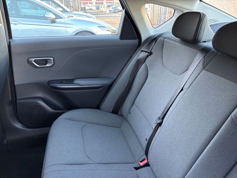 Used 2025 Kia K4 FWD image 38