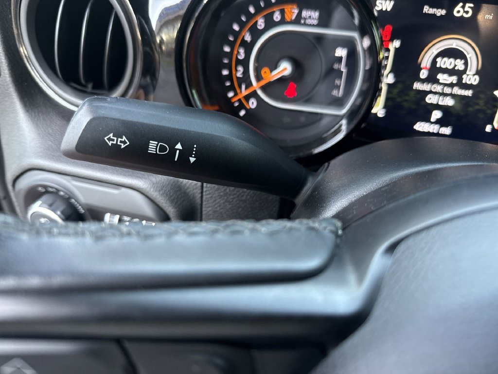 Used 2021 Jeep Gladiator Sport AWD/4WD image 19