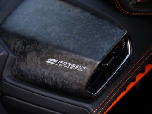 Used 2020 Lamborghini Huracan EVO image 17