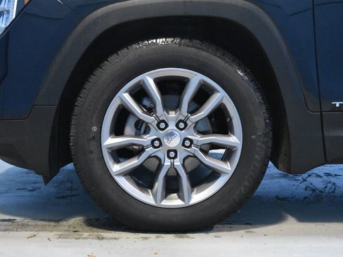 Used 2022 GMC Terrain SLT image 25
