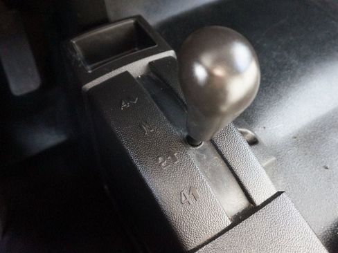 Used 2015 Chevrolet Silverado 2500 W/T AWD/4WD image 31