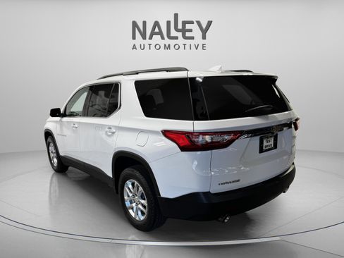 Used 2020 Chevrolet Traverse LT w/ Driver Confidence II Package image 3