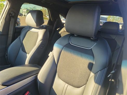 Used 2025 Genesis GV70 2.5T Sport Prestige w/ Sport Prestige Package image 16