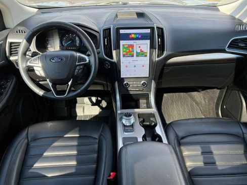 Certified 2024 Ford Edge SEL w/ Convenience Package AWD/4WD image 2