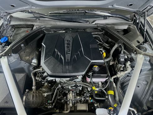 Used 2025 Genesis G70 2.5T RWD image 32