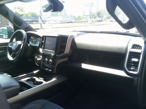Used 2022 RAM 1500 Big Horn AWD/4WD image 30