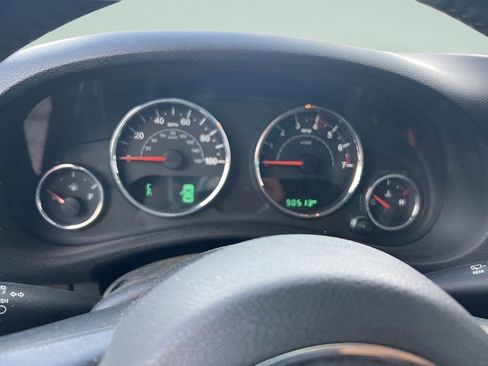 Used 2018 Jeep Wrangler Unlimited Rubicon w/ Cold Weather Group AWD/4WD image 16