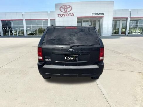 Used 2010 Jeep Grand Cherokee Laredo AWD/4WD image 4