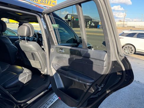 Used 2017 Mercedes-Benz GLS 550 4MATIC w/ Driver Assistance Package image 10